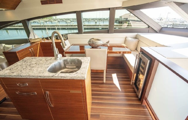 OVATION 60ft Hatteras Yacht For Sale