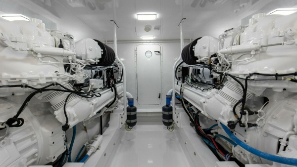 Badonkadonk 76ft Whiticar Yacht For Sale