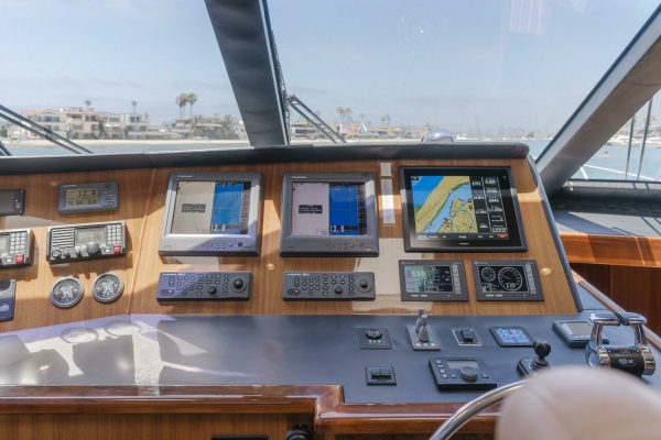 2008 Viking 52 Sport Coupe - Endurance - Helm