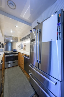 Midnight Moon 85ft Horizon Yacht For Sale