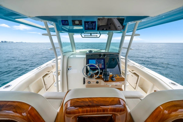 2025 Boston Whaler 38