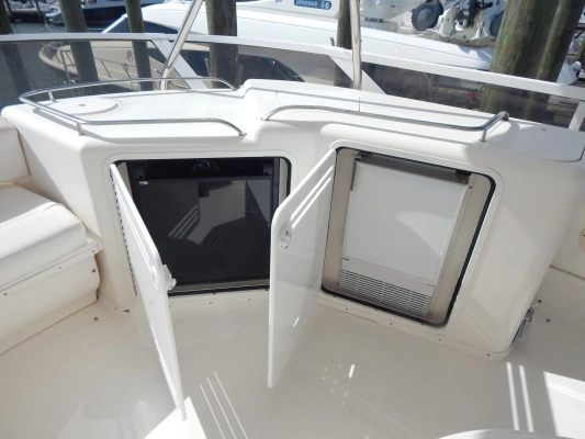 Sea Ray Sedan Bridge Yacht For Sale