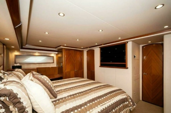 2012 Viking 76