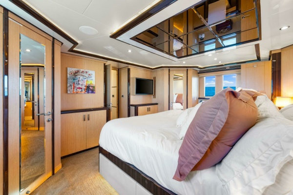 Relentless 83ft Ocean Alexander Yacht For Sale