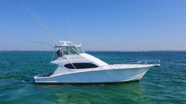 Hatteras 54 Convertible Yacht For Sale
