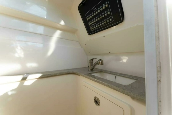 2017 Boston Whaler 32