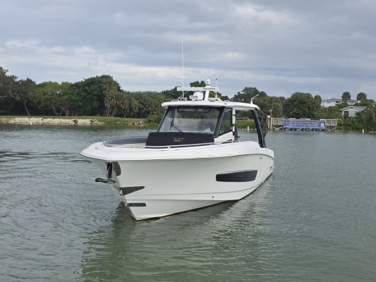 BFT 42ft Boston Whaler Yacht For Sale