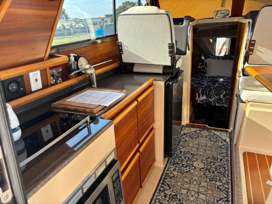 Y Knot 28ft Cutwater Yacht For Sale