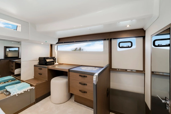 2024 Prestige 48