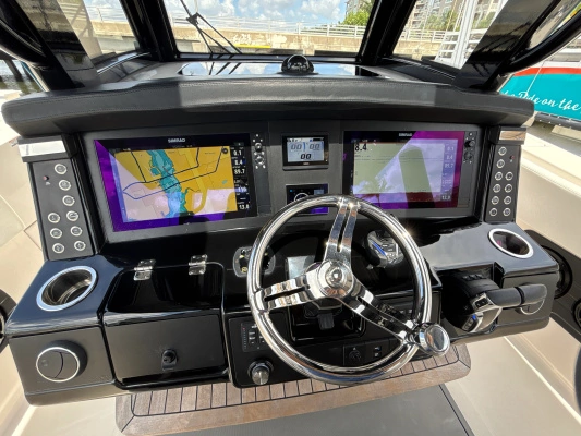 Robalo R360 Yacht For Sale