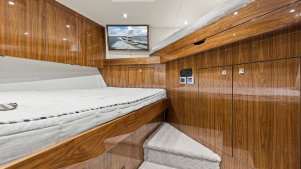 Share E 72ft Viking Yacht For Sale