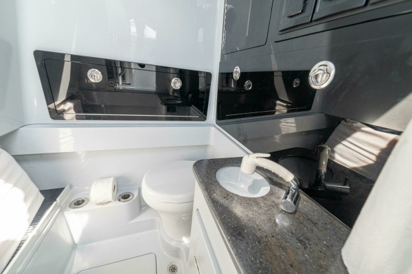 33ft Valhalla Boatworks Yacht For Sale
