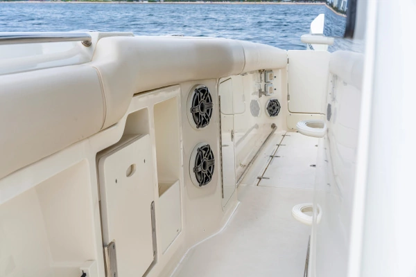 2025 Boston Whaler 38
