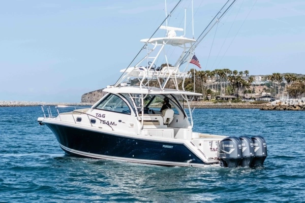 2018 Pursuit 38