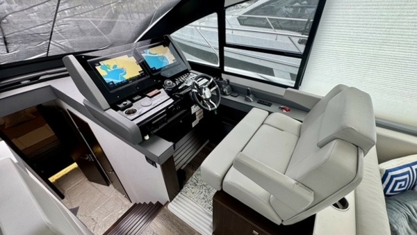 Past Time 50ft Cruisers Yachts Yacht For Sale