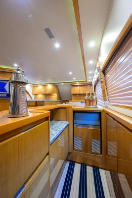 Bertram 700 Yacht For Sale