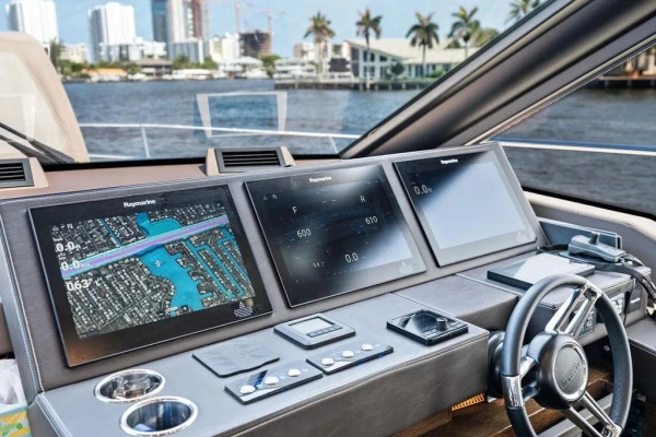 2018 Prestige 68