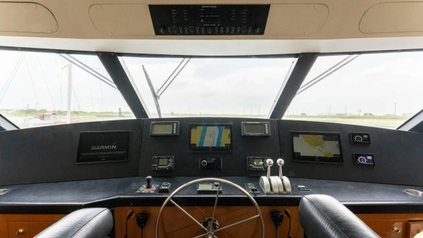 2001 Viking 65