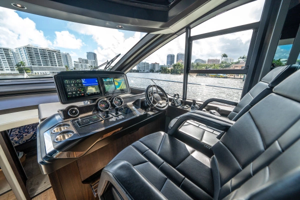 2022 Sunseeker 65