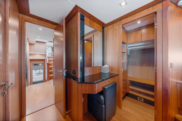 Sunseeker Predator 84 Yacht For Sale
