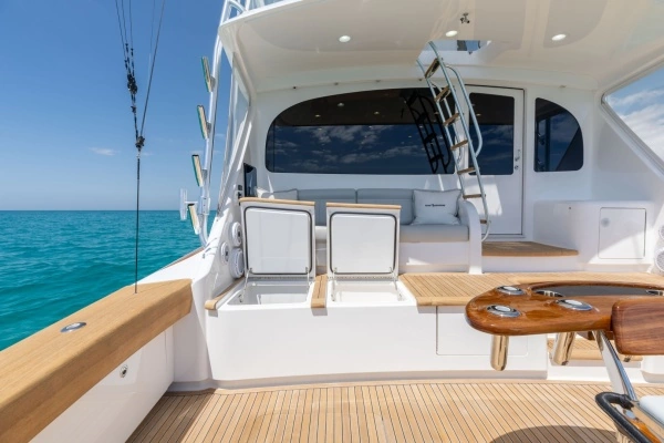 2023 Viking 72
