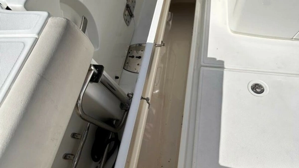 2017 Boston Whaler 33