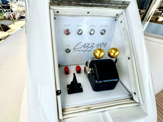 2001 Lazzara Yachts 94