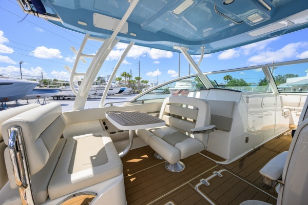 Boston Whaler 32 - Veronica