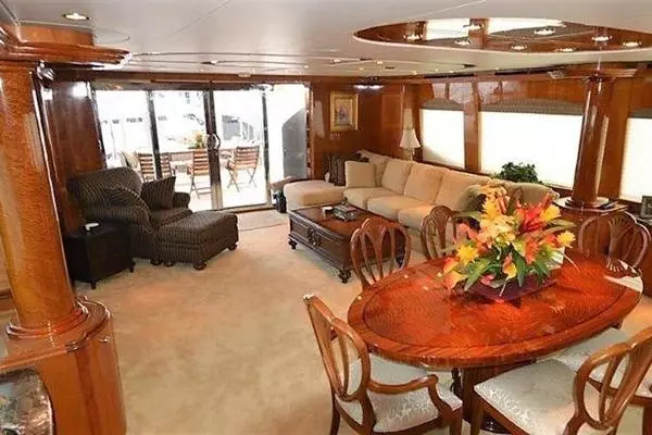 2008 Hatteras 80