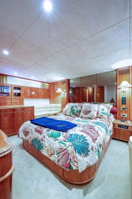 2000 Princess 72