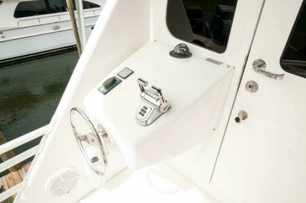 2012 Viking 76