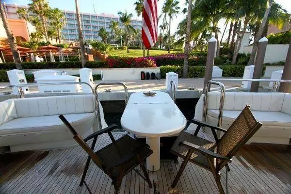 1996 Lazzara Yachts 76