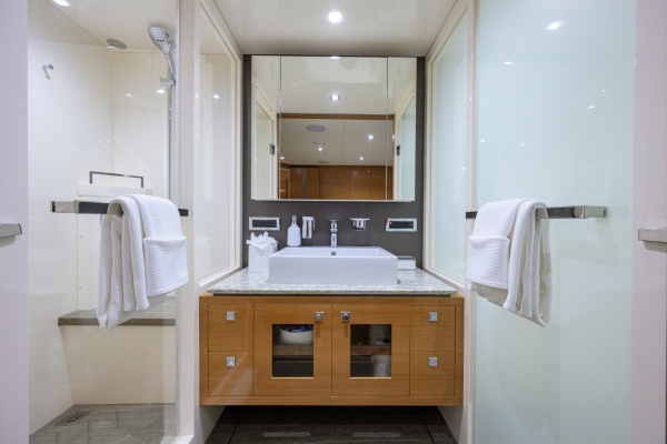 Midnight Moon 85ft Horizon Yacht For Sale