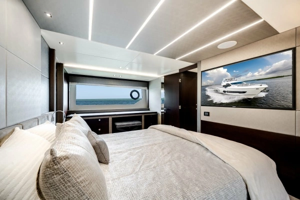 Sunseeker 76 Flybridge Yacht For Sale