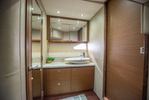 Sea Ray Sundancer 510 Yacht For Sale