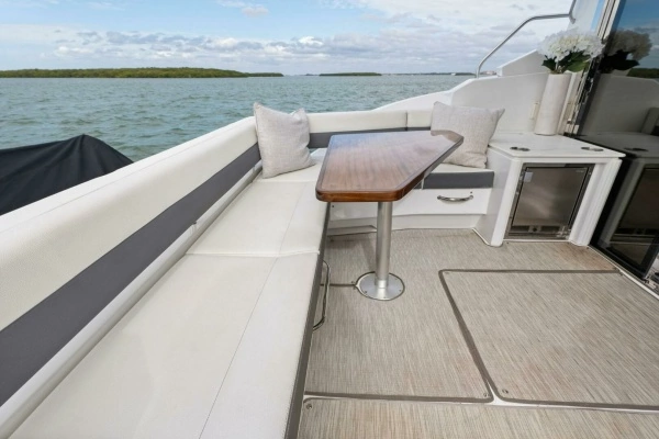 2020 Cruisers Yachts 46