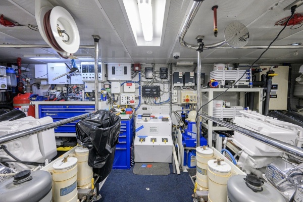 MAGIC 100ft Hatteras Yacht For Sale