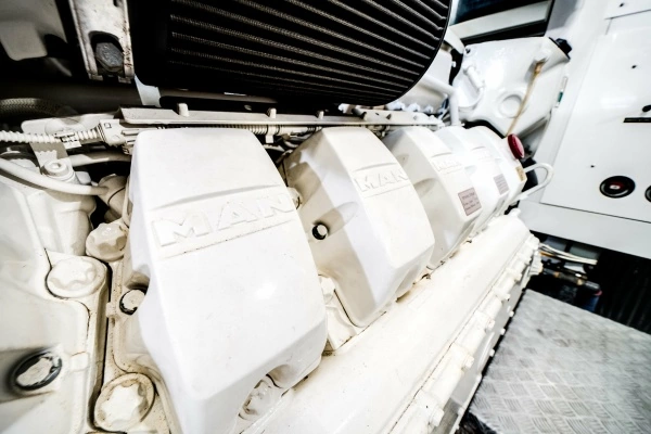 Sunseeker 76 Flybridge Yacht For Sale