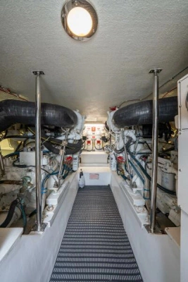 2001 Hatteras 50
