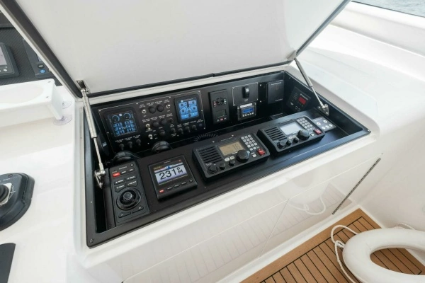 2015 Viking 52