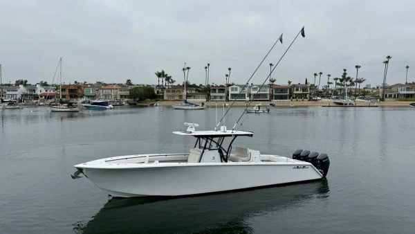SeaHunter 39 Center Console Yacht For Sale