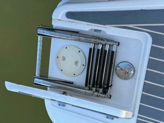 2021 Robalo 31