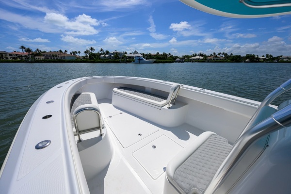 Bahama 41 - Exterior Bow