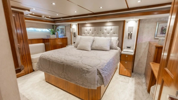 2016 Viking 80
