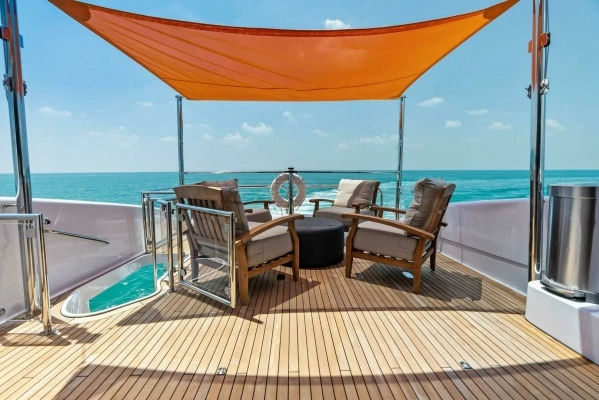2006 Lazzara Yachts 84