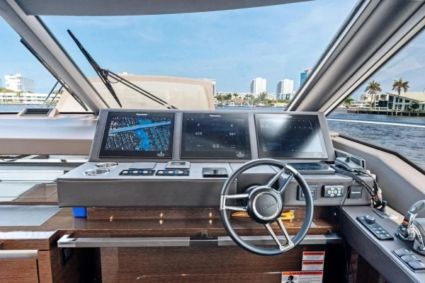 2018 Prestige 68