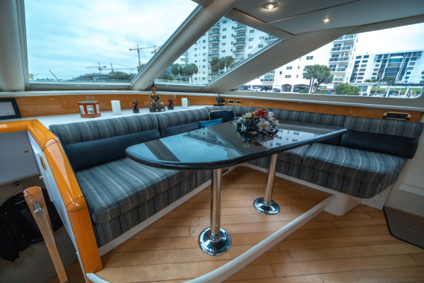 DARE TO DREAM 76ft Lazzara Yachts Yacht For Sale