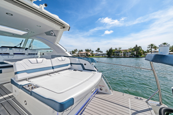 LADY CHAMPAGNE 2 40ft Formula Yacht For Sale