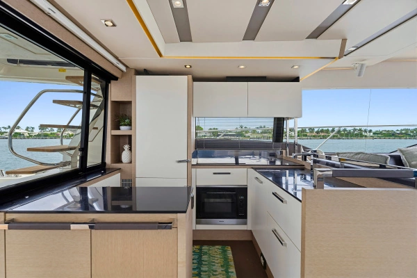 2018 Prestige 63
