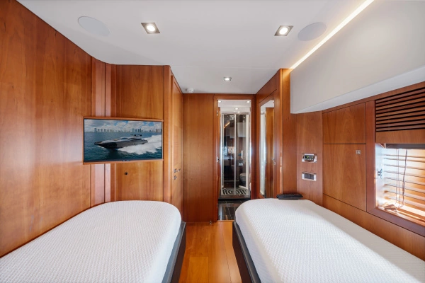 Sunseeker Predator 84 Yacht For Sale